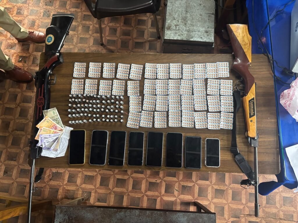 सुपेला पुलिस द्वारा जब्त अल्प्राजोलम टैबलेट और अन्य सामग्री